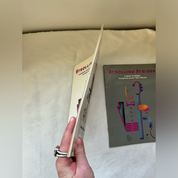 Strolling Strings violin music books - Picture 5 of 11